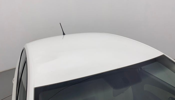 2015 Volkswagen Vento HIGHLINE 1.6 MPI, Petrol, Manual, 1,07,722 km, Roof - Slightly dented