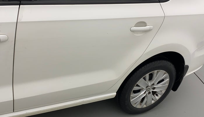 2015 Volkswagen Vento HIGHLINE 1.6 MPI, Petrol, Manual, 1,07,722 km, Rear left door - Minor scratches