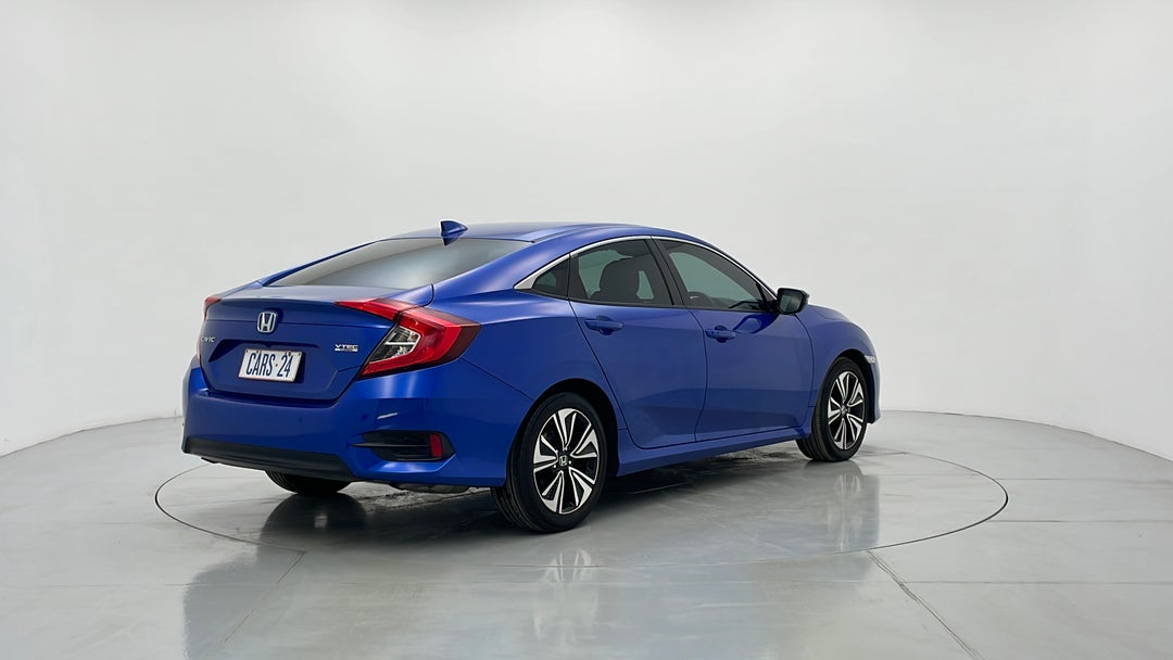 Right Back Diagonal (45- Degree) View