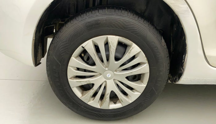 2013 Maruti Swift Dzire VXI, Petrol, Manual, 82,314 km, Right Rear Wheel