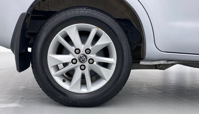 2017 Toyota Innova Crysta 2.4 GX 7 STR, Diesel, Manual, 76,346 km, Right Rear Wheel