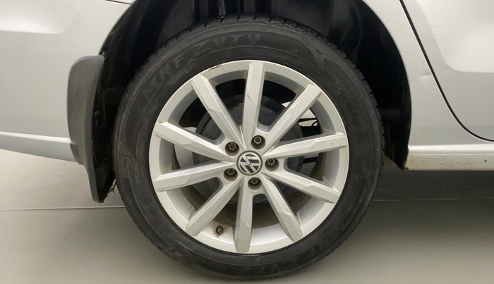 2017 Volkswagen Vento HIGHLINE PETROL AT, Petrol, Automatic, 44,708 km, Right Rear Wheel