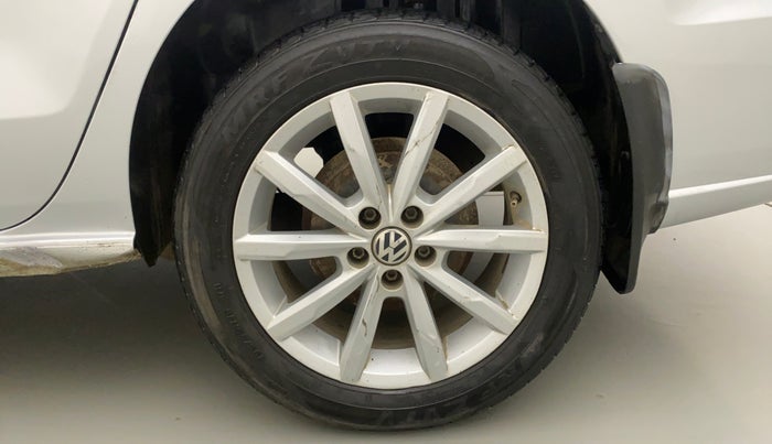 2017 Volkswagen Vento HIGHLINE PETROL AT, Petrol, Automatic, 44,708 km, Left Rear Wheel