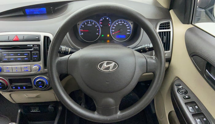 2013 Hyundai i20 MAGNA O 1.2, Petrol, Manual, 34,387 km, Steering Wheel Close Up
