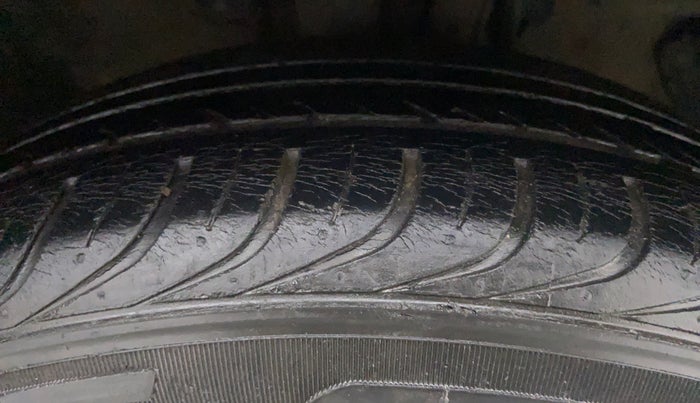 2013 Hyundai i20 MAGNA O 1.2, Petrol, Manual, 34,387 km, Left Front Tyre Tread