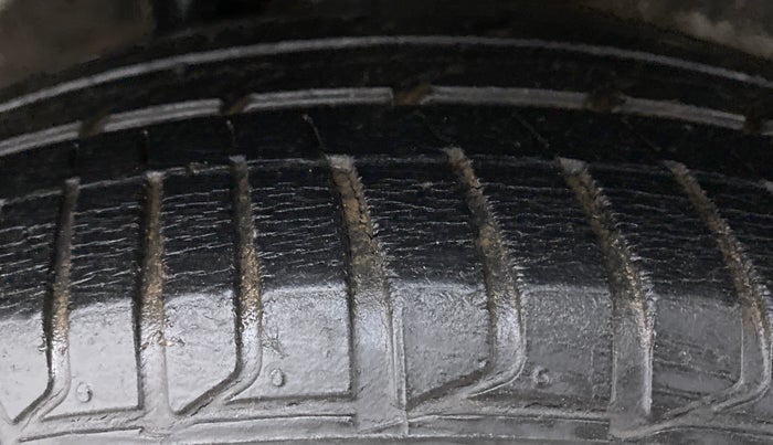 2016 Honda City V MT PETROL, Petrol, Manual, 31,300 km, Right Rear Tyre Tread
