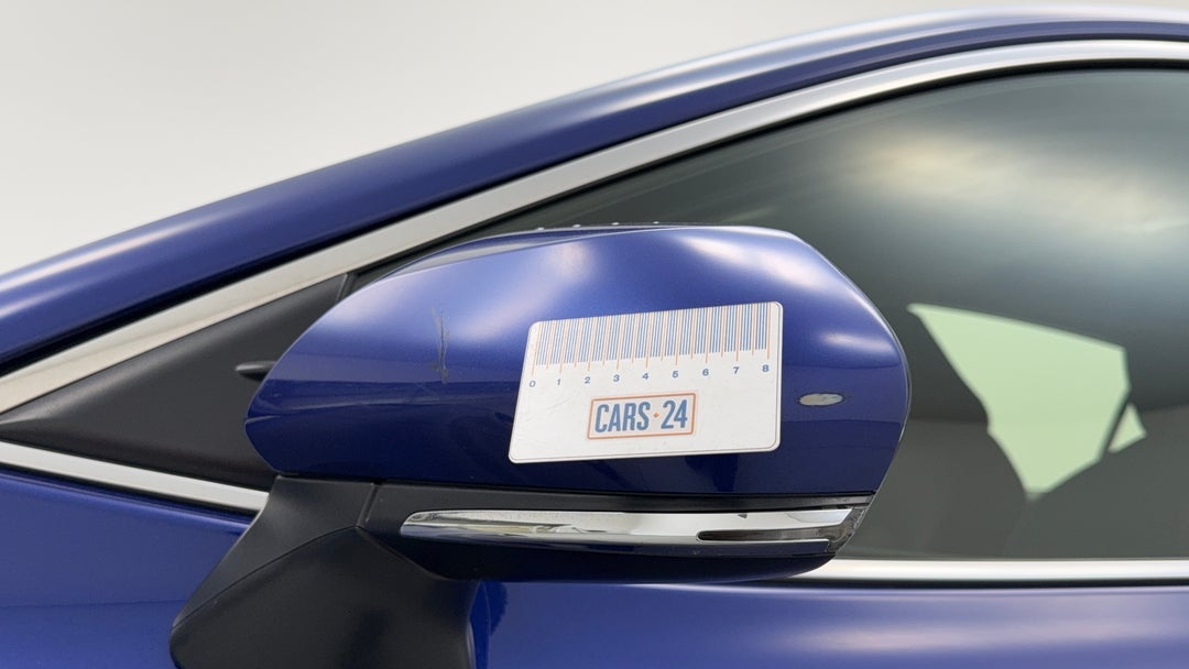 Side Mirrors Housing LHS Scratch