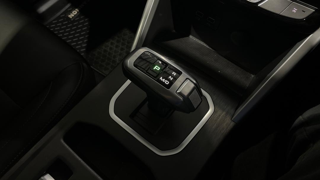 2022 GWM Ute Cannon-l (4x4), Automatic, 33084 km, Gear Lever 