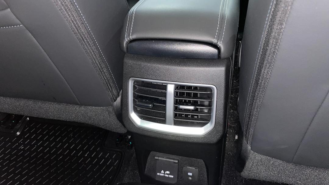 2022 GWM Ute Cannon-l (4x4), Automatic, 33084 km, Rear A/C Vent