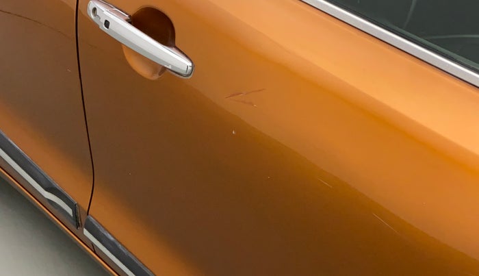 2016 Maruti Baleno ZETA CVT PETROL 1.2, Petrol, Automatic, 33,818 km, Driver-side door - Minor scratches