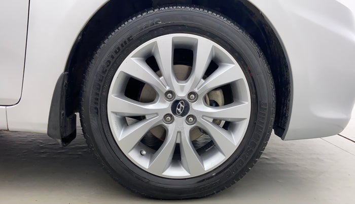 2014 Hyundai Verna FLUIDIC 1.6 SX VTVT, Petrol, Manual, 36,279 km, Right Front Tyre