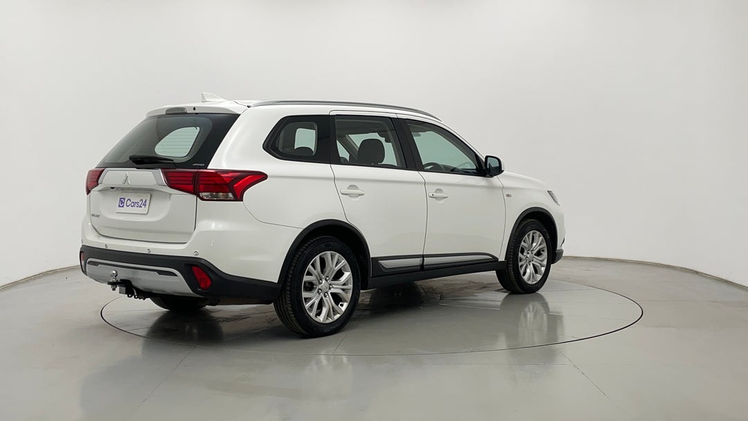 Right Back Diagonal (45- Degree) View