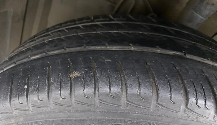 2019 Maruti Vitara Brezza VDI, Diesel, Manual, 88,438 km, Left Front Tyre Tread