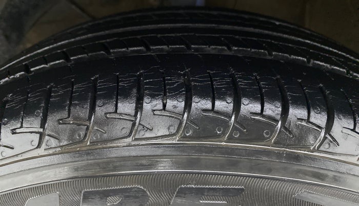 2017 Maruti Baleno DELTA 1.2 K12, Petrol, Manual, 24,391 km, Left Front Tyre Tread