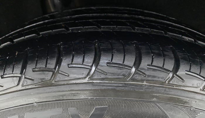 2017 Maruti Baleno DELTA 1.2 K12, Petrol, Manual, 24,391 km, Right Rear Tyre Tread