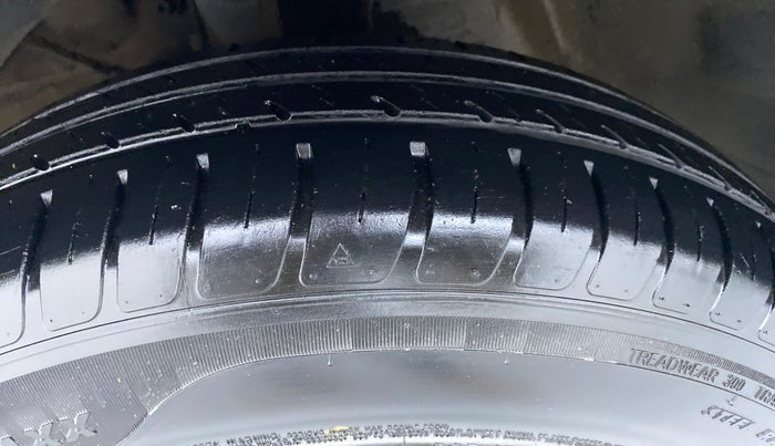 2019 Maruti Dzire VDI, Diesel, Manual, 29,194 km, Left Front Tyre Tread
