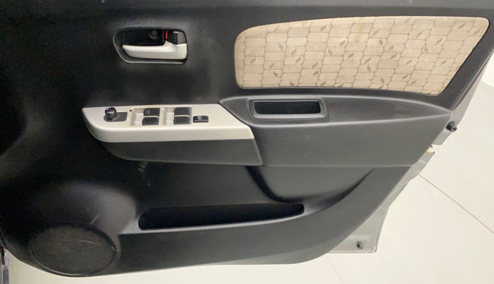 2015 Maruti Wagon R 1.0 VXI, Petrol, Manual, 63,478 km, Driver Side Door Panels Control