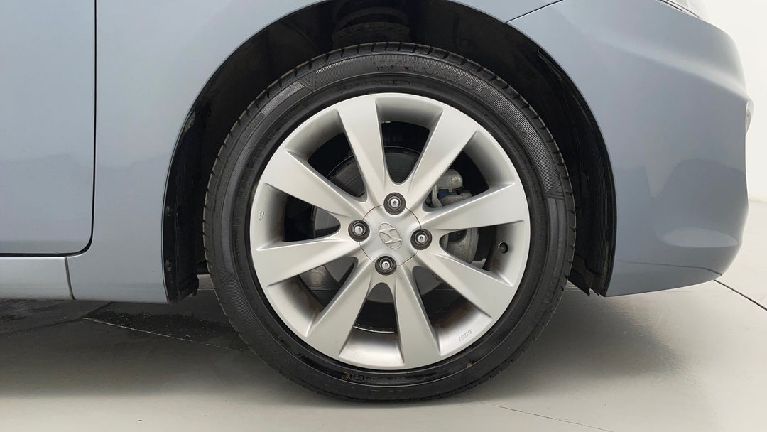 2019 Hyundai Accent Sport, Automatic, 120117 km, Right Front Wheel
