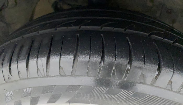 2017 Tata Zest XT PETROL, Petrol, Manual, 69,819 km, Right Front Tyre Tread