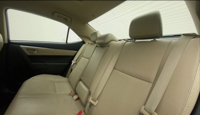 2014 Toyota Corolla Altis VL AT PETROL, Petrol, Automatic, 1,04,005 km, Right Side Rear Door Cabin