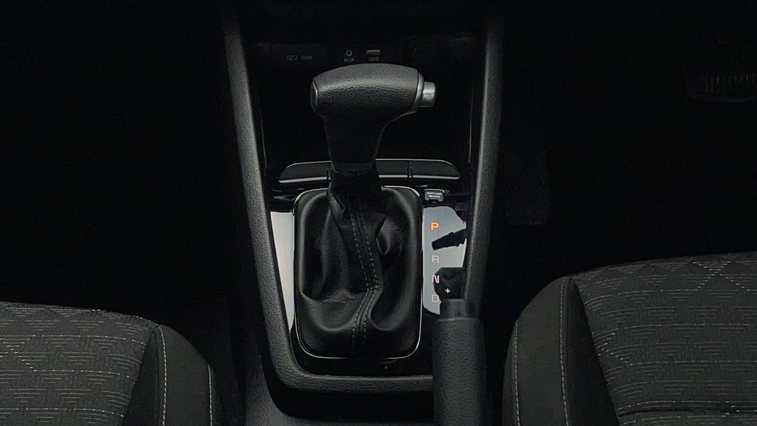 2017 Kia Rio S, Automatic, 91633 km, Gear Lever 