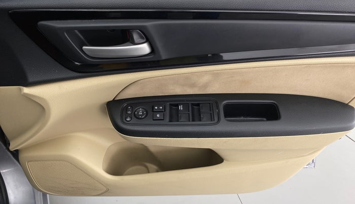 2018 Honda Amaze 1.2 V CVT I VTEC, Petrol, Automatic, 18,279 km, Driver Side Door Panels Control