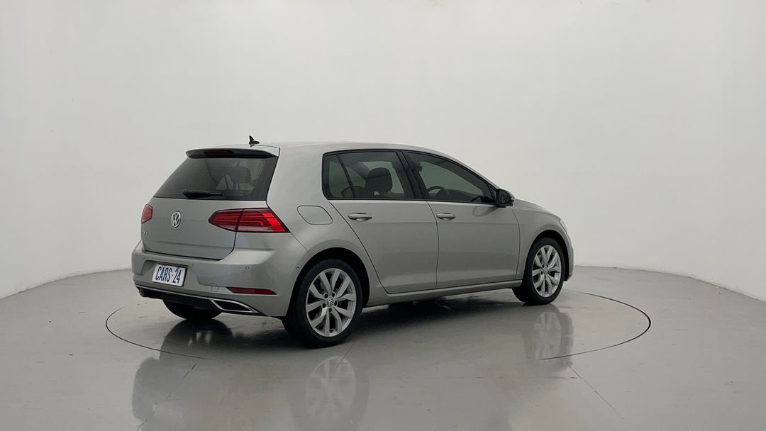 Right Back Diagonal (45- Degree) View