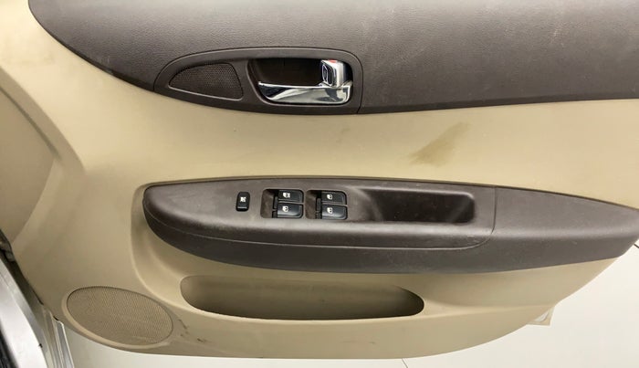 2011 Hyundai i20 MAGNA 1.2, Petrol, Manual, 39,846 km, Driver Side Door Panels Control