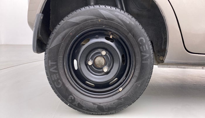 2017 Datsun Redi Go T (O), Petrol, Manual, 97,628 km, Right Rear Wheel