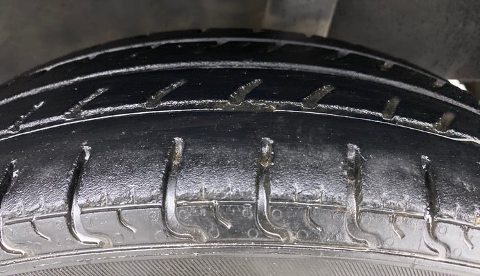 2017 Datsun Redi Go T (O), Petrol, Manual, 97,628 km, Left Rear Tyre Tread
