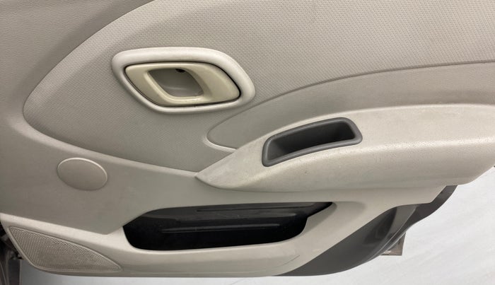 2017 Datsun Redi Go T (O), Petrol, Manual, 97,628 km, Driver Side Door Panels Control