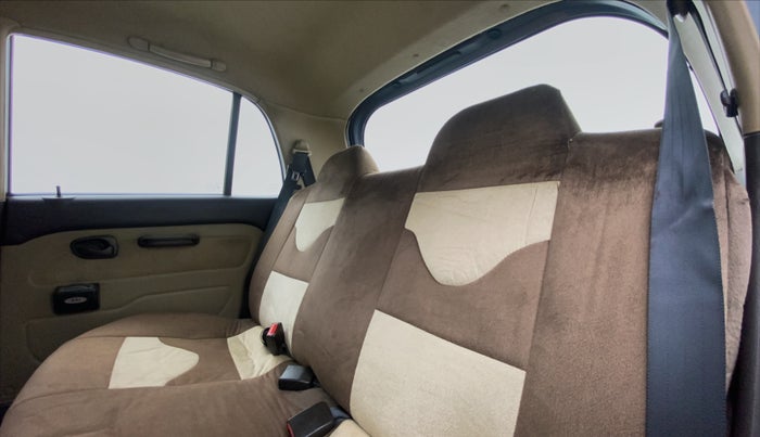 2010 Hyundai Santro Xing GLS, Petrol, Manual, 72,281 km, Right Side Rear Door Cabin