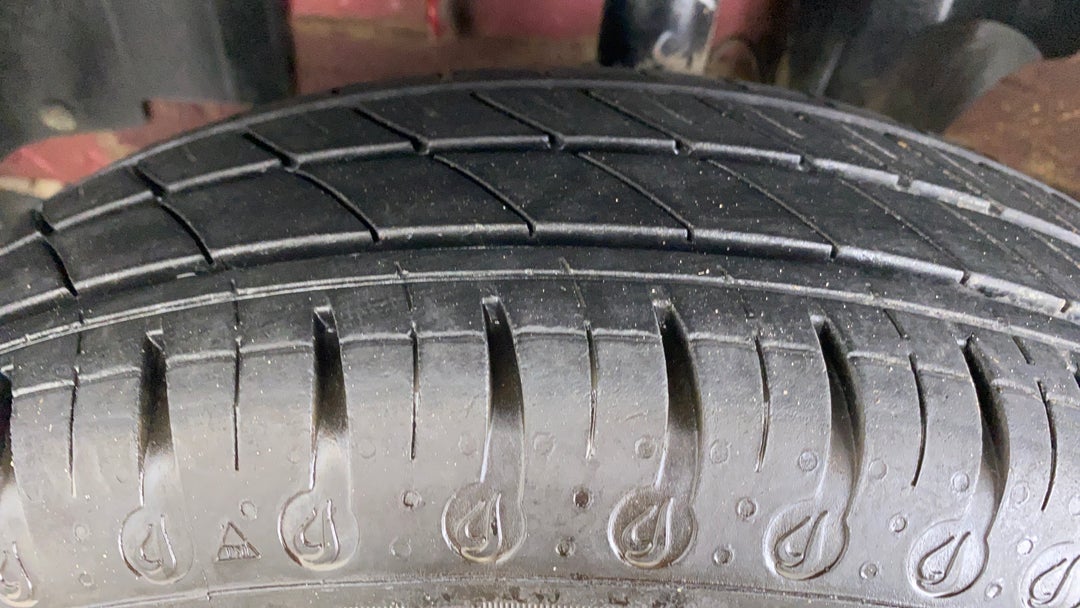 Left Front Tyre Tread