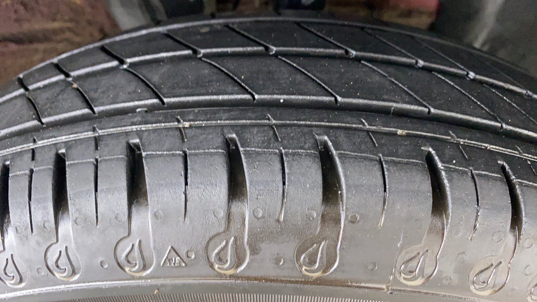 Right Front Tyre Tread