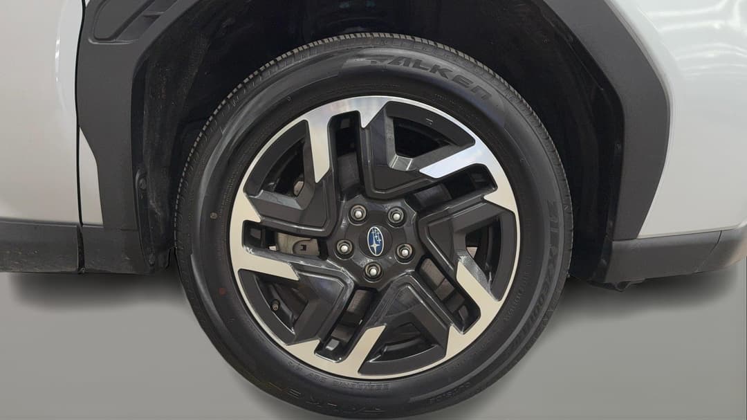 2025 Subaru Forester 2.5i (AWD), Automatic, 33616 km, Right Front Wheel