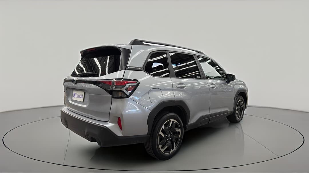 2025 Subaru Forester 2.5i (AWD), Automatic, 33616 km, Right Back Diagonal (45- Degree) View