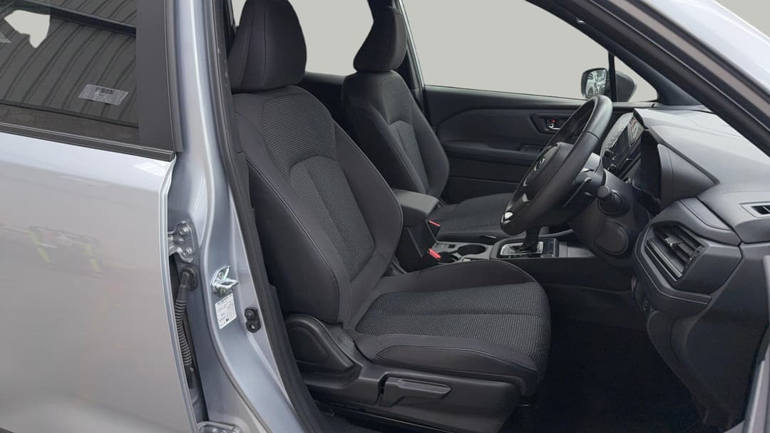 2025 Subaru Forester 2.5i (AWD), Automatic, 33616 km, Right Side Front Door Cabin View
