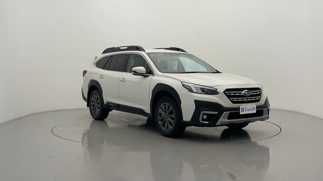 2024 Subaru Outback Awd, Automatic, 48756 km, Right Front Diagonal (45- Degree) View