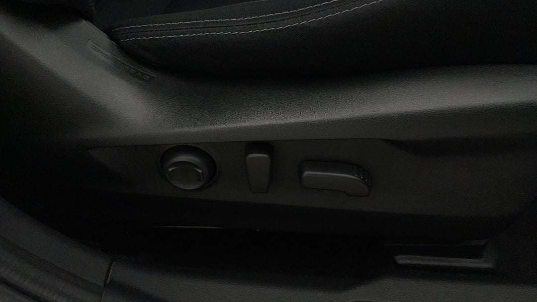 2024 Subaru Outback Awd, Automatic, 48756 km, Drivers Side Adjustment Panel