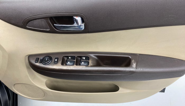 2011 Hyundai i20 SPORTZ 1.2 O, Petrol, Manual, 56,005 km, Driver Side Door Panels Control