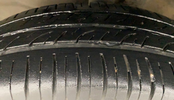 2012 Maruti Wagon R 1.0 VXI, Petrol, Manual, 37,927 km, Left Front Tyre Tread