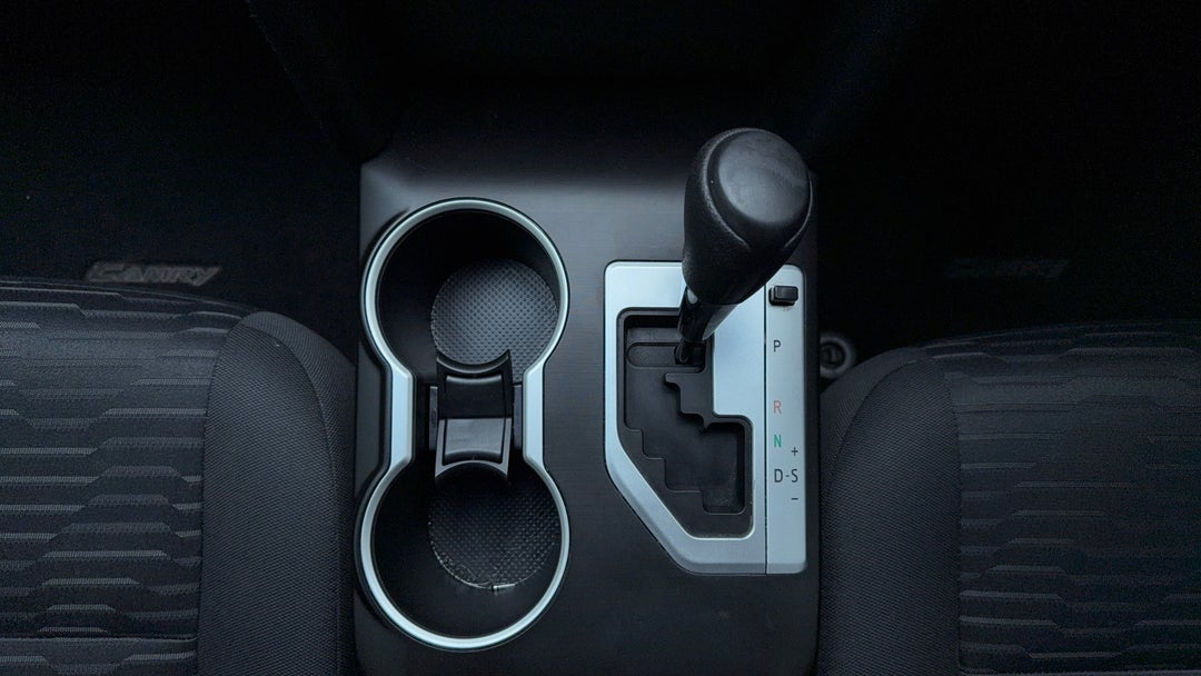 2017 Toyota Camry Altise, Automatic, 86225 km, Gear Lever 