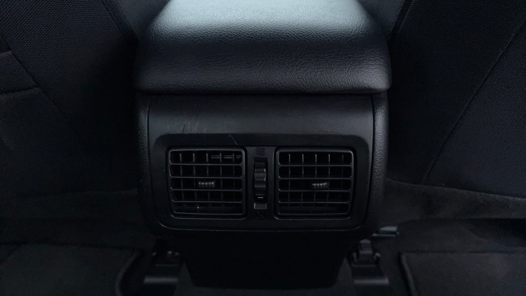 2017 Toyota Camry Altise, Automatic, 86225 km, Rear A/C Vent