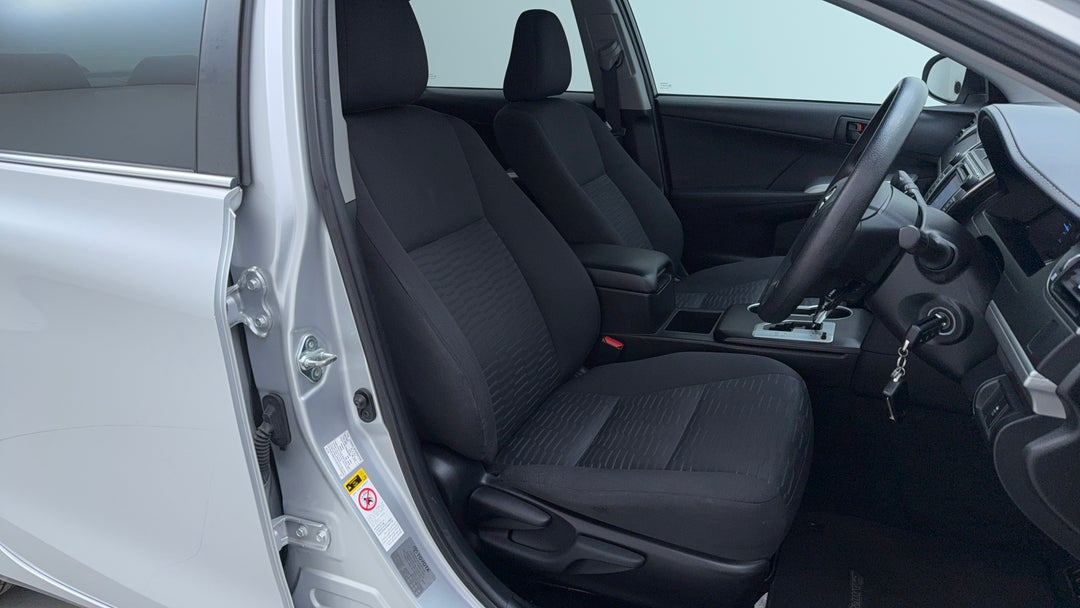 2017 Toyota Camry Altise, Automatic, 86225 km, Right Side Front Door Cabin View