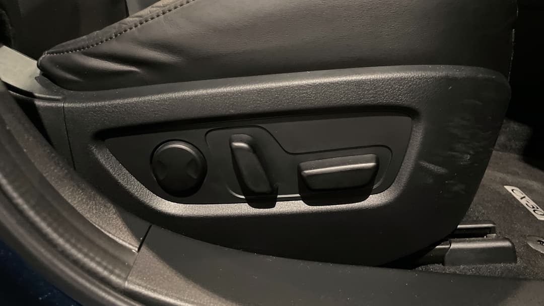 2022 Mazda CX-30 G25 Astina (AWD), Automatic, 26548 km, Drivers Side Adjustment Panel