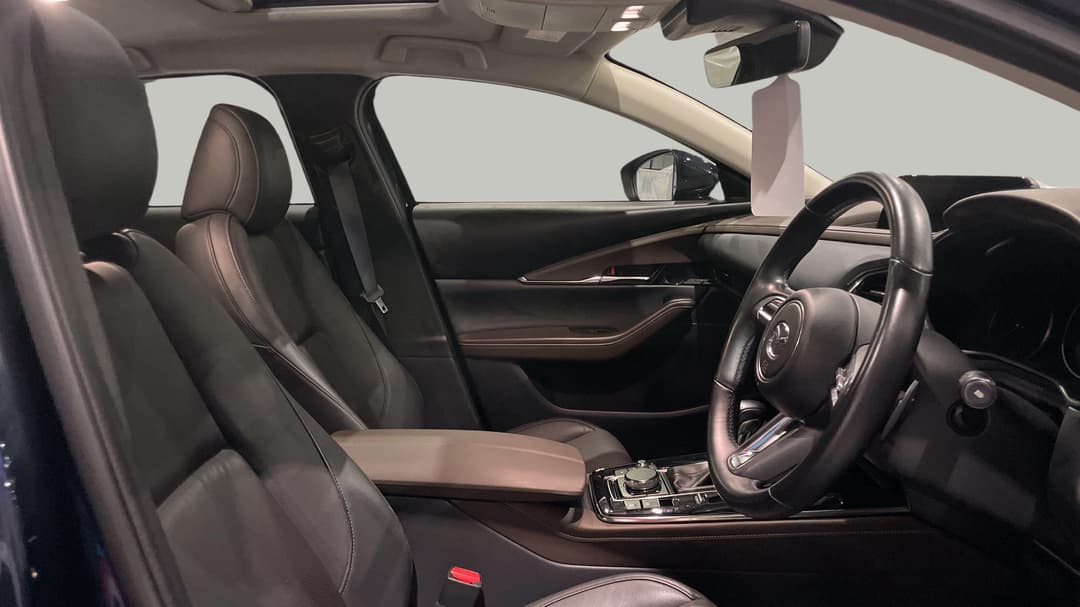 2022 Mazda CX-30 G25 Astina (AWD), Automatic, 26548 km, Right Side Front Door Cabin View