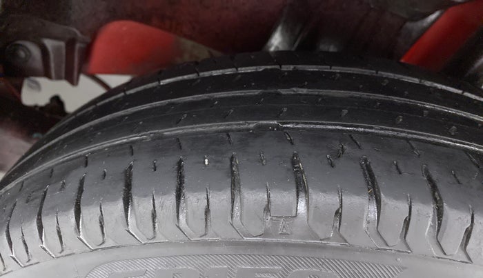 2018 Maruti Swift VXI D, Petrol, Manual, 53,020 km, Left Rear Tyre Tread