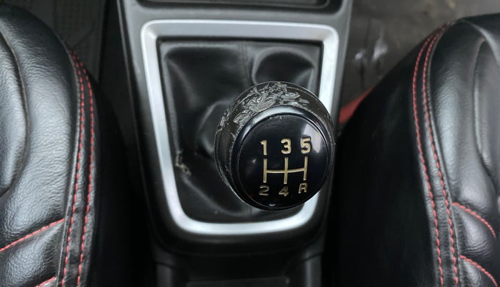 2018 Maruti Swift VXI D, Petrol, Manual, 53,020 km, Gear lever - Boot cover slightly torn