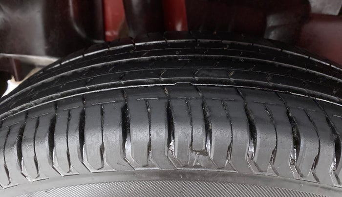 2018 Maruti Swift VXI D, Petrol, Manual, 53,020 km, Right Rear Tyre Tread