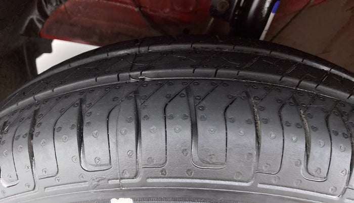 2018 Maruti Swift VXI D, Petrol, Manual, 53,020 km, Left Front Tyre Tread